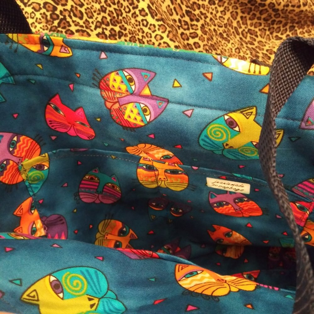 2448 Jeaniemade Christmas Theme Shoulder Tote Bag - Picture 3 of 4